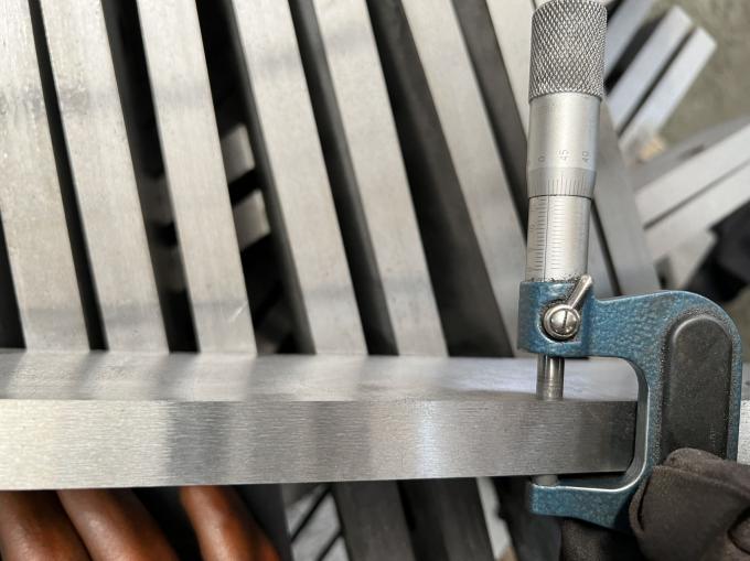 কাস্টমাইজড হাইড্রোলিক কাটার মেশিন ব্লেড কাটার স্টেইনলেস স্টীল ব্লেড কাটার ছুরি মেটাল কাটার মেশিন ব্লেড 18